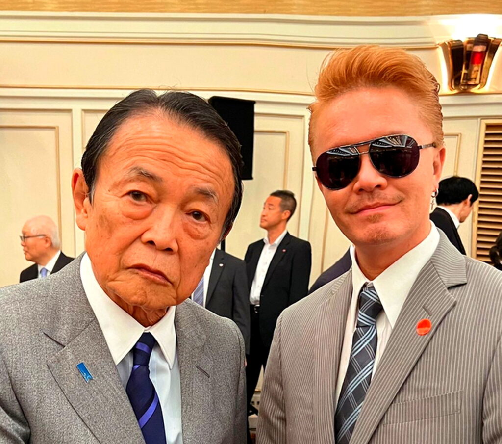 EXILE ATSUSHI RYO 麻生太郎 出典：Xより